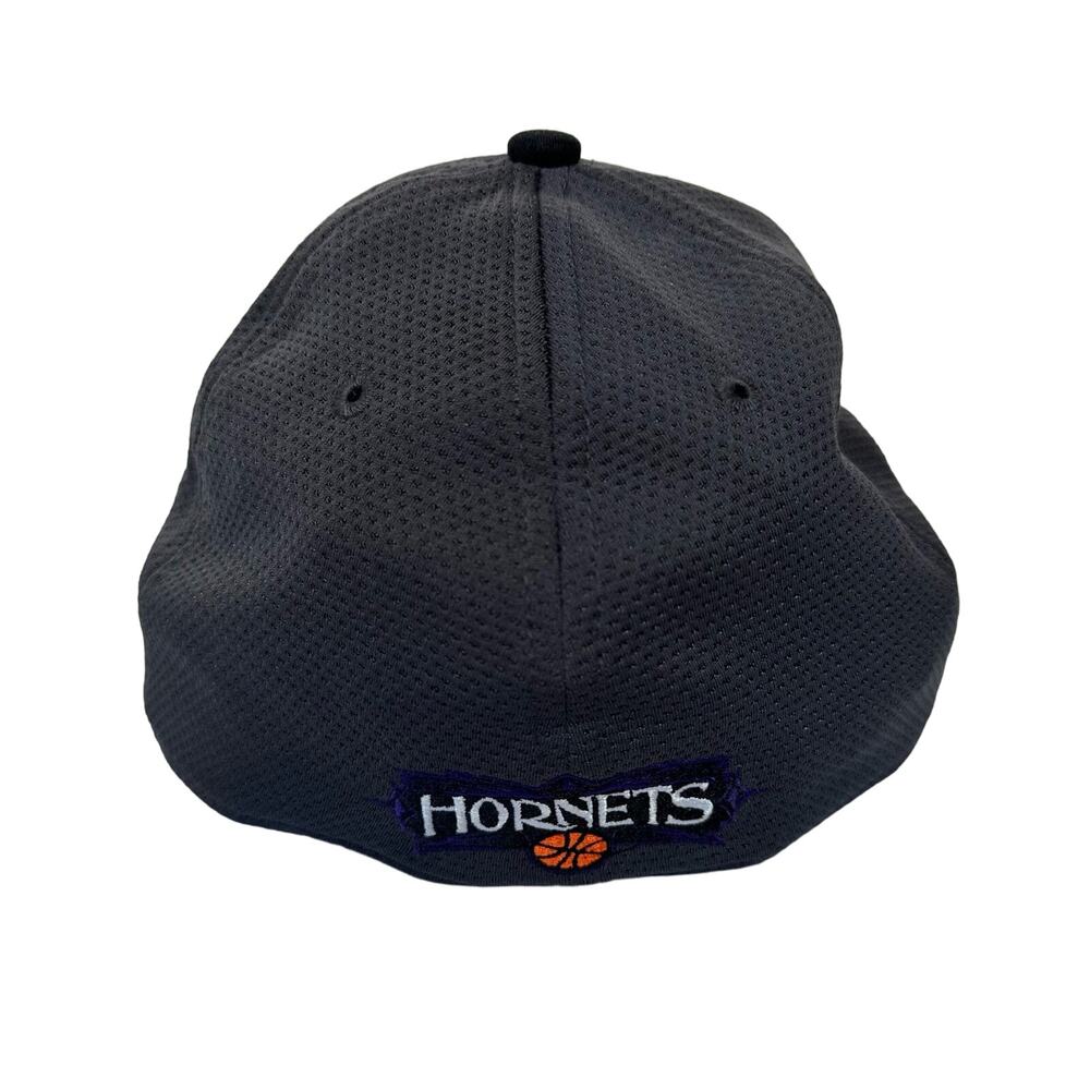 Women’s Med/Large Charlotte Hornets NBA New Era 39Thirty Hardwood Classics Hat - Picture 2 of 5